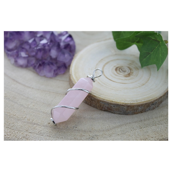 Pendentif en Quartz Rose Pointe Biterminée et Spirale en Métal Argenté