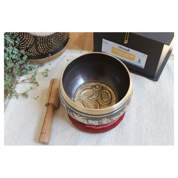 Coffret Bol Chantant Noir Gravure Om Diamètre 12 cm