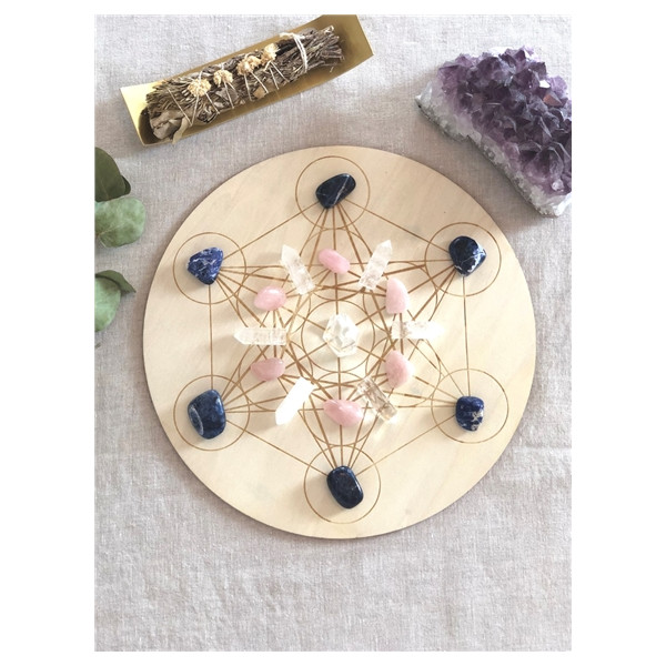 Socle de rechargement en bois Cube de Métatron gravé 30 cm