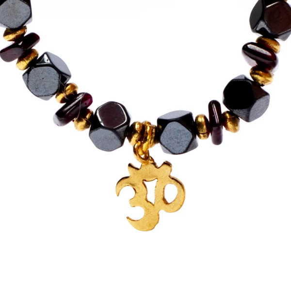 Bracelet Hémétite / Grenat facetté avec Om élastiqué --  0.5 cm； 7 cm