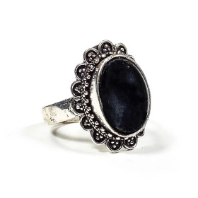 Bague avec tourmaline noire -- 2cm