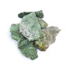 Quartz vert brute avec diopside -- ±3-8 cm； ±1000 g