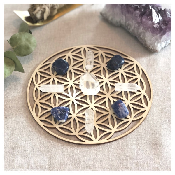 Socle de rechargement en bois Fleur de Vie ajourée 20 cm