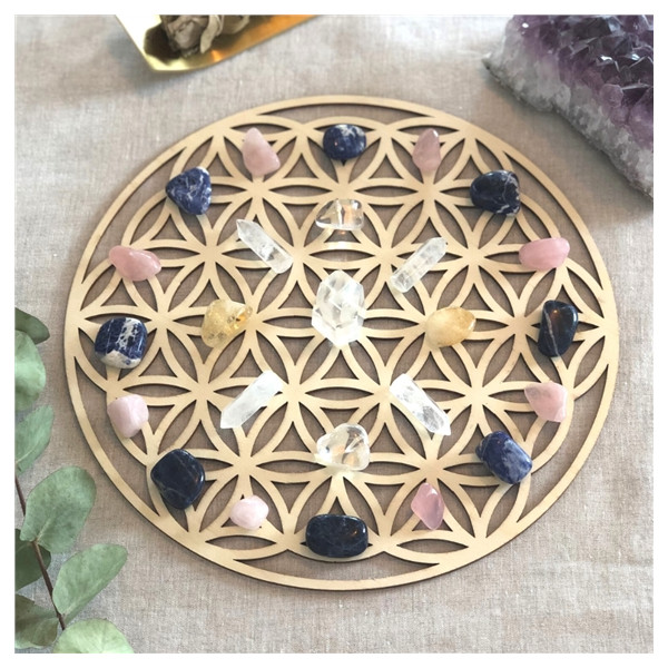 Socle de rechargement en bois Fleur de Vie ajourée 30 cm