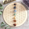 Socle de rechargement en bois Fleur de Vie et Chakras gravés 30 cm