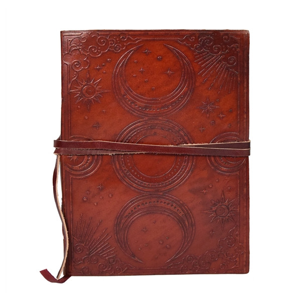 Grimoire en Cuir Triple Lune