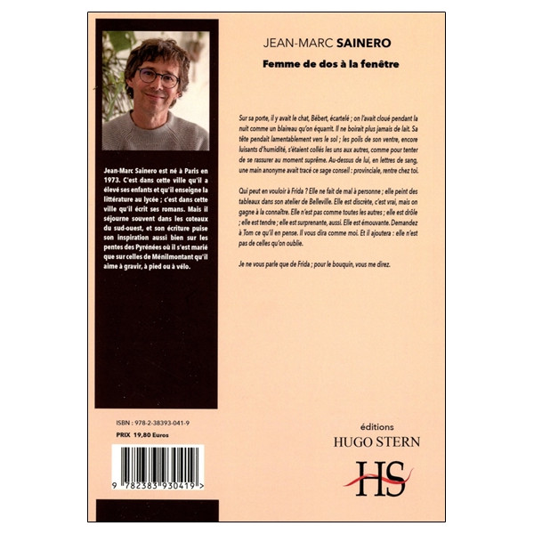 Femme de dos à la fenêtre